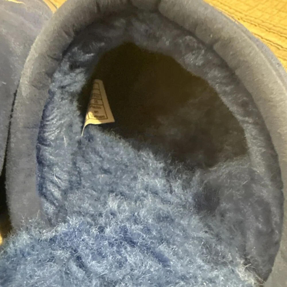 Man's Slippers UGG Scuff Logo Size 8